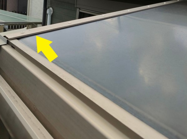 サンルームの雨漏り調査　隙間がある